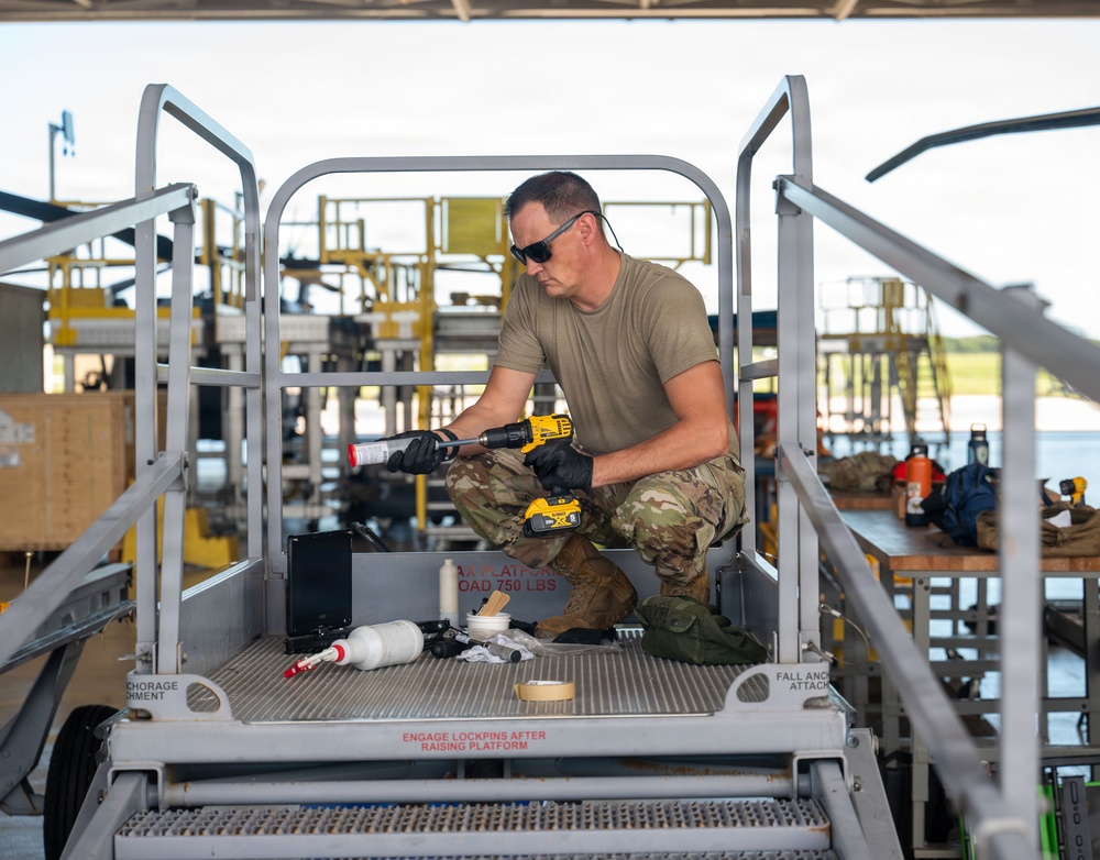 Replacement of a tip cap for a main rotor blade