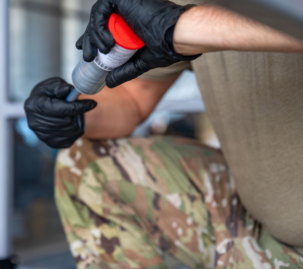 Replacement of a tip cap for a main rotor blade