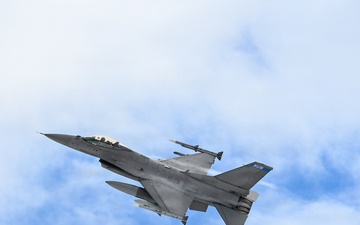 F-16 Fighting Falcons over Duluth
