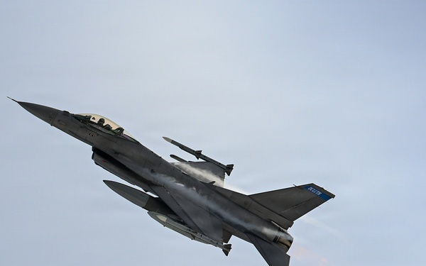 F-16 Fighting Falcons over Duluth