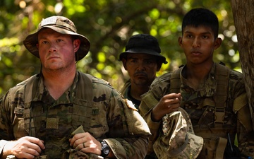 Jungle Operations Training Course - Panama: Jungle Waterborne Operations