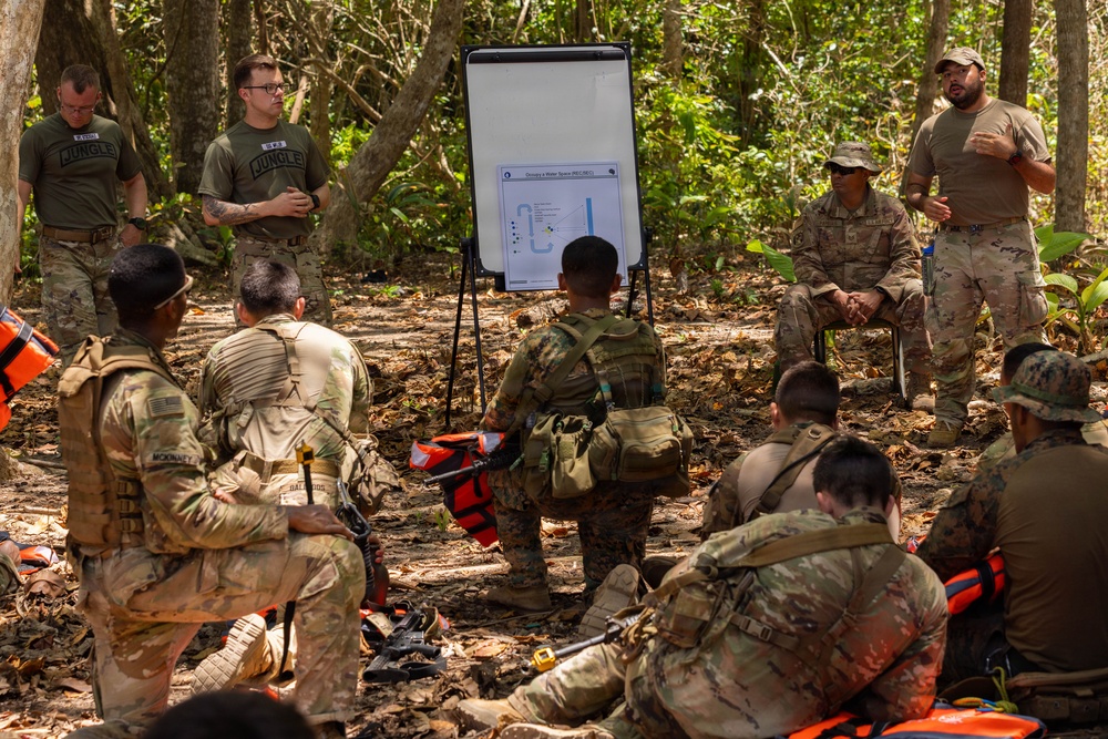 Jungle Operations Training Course - Panama: Jungle Waterborne Operations