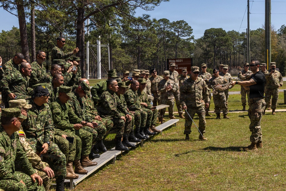 Colombian military Visits 6th Ranger training battalion