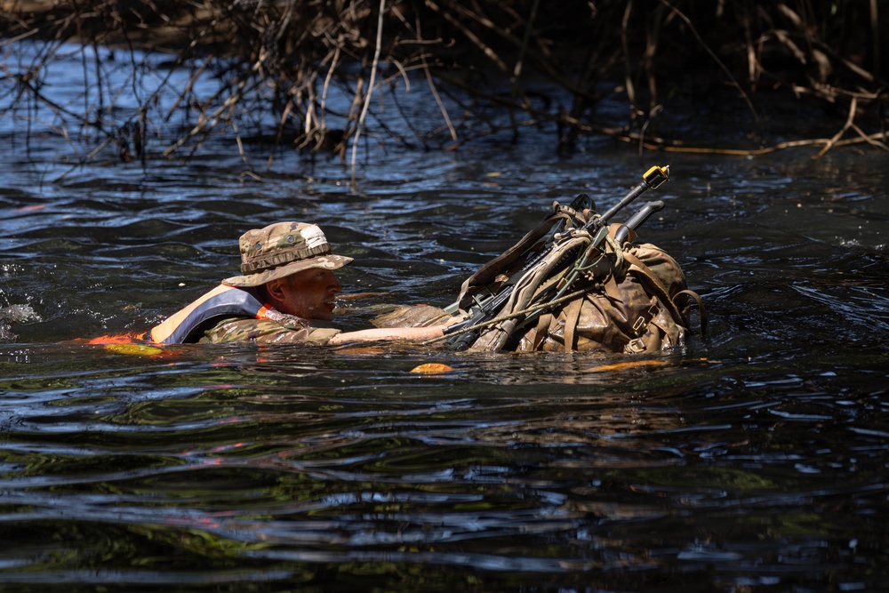 Jungle Operations Training Course - Panama: Jungle Waterborne Operations