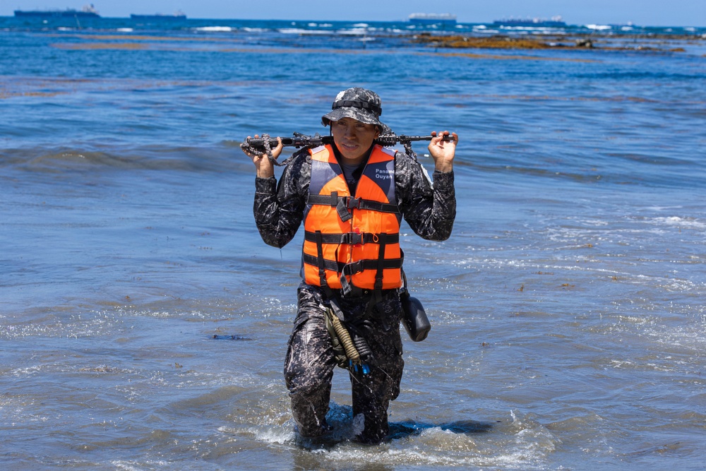 Jungle Operations Training Course - Panama: Jungle Waterborne Operations
