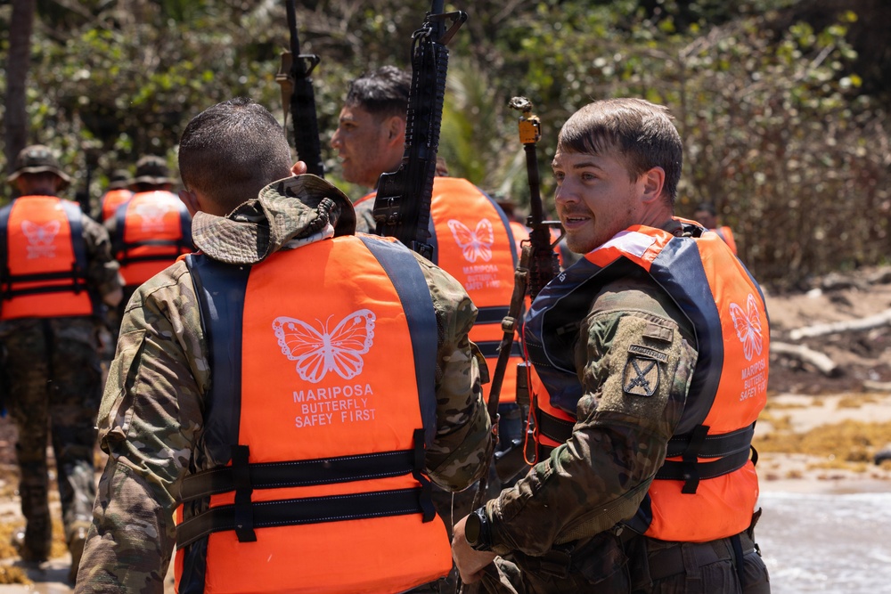 Jungle Operations Training Course - Panama: Jungle Waterborne Operations