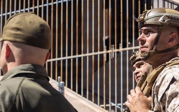 U.S. Border Patrol agents lead Marines on guided southern border survey