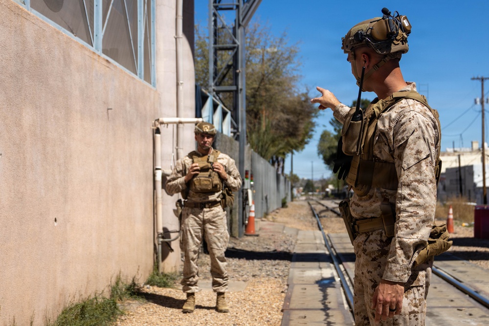 U.S. Border Patrol agents lead Marines on guided southern border survey