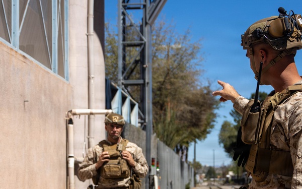 U.S. Border Patrol agents lead Marines on guided southern border survey