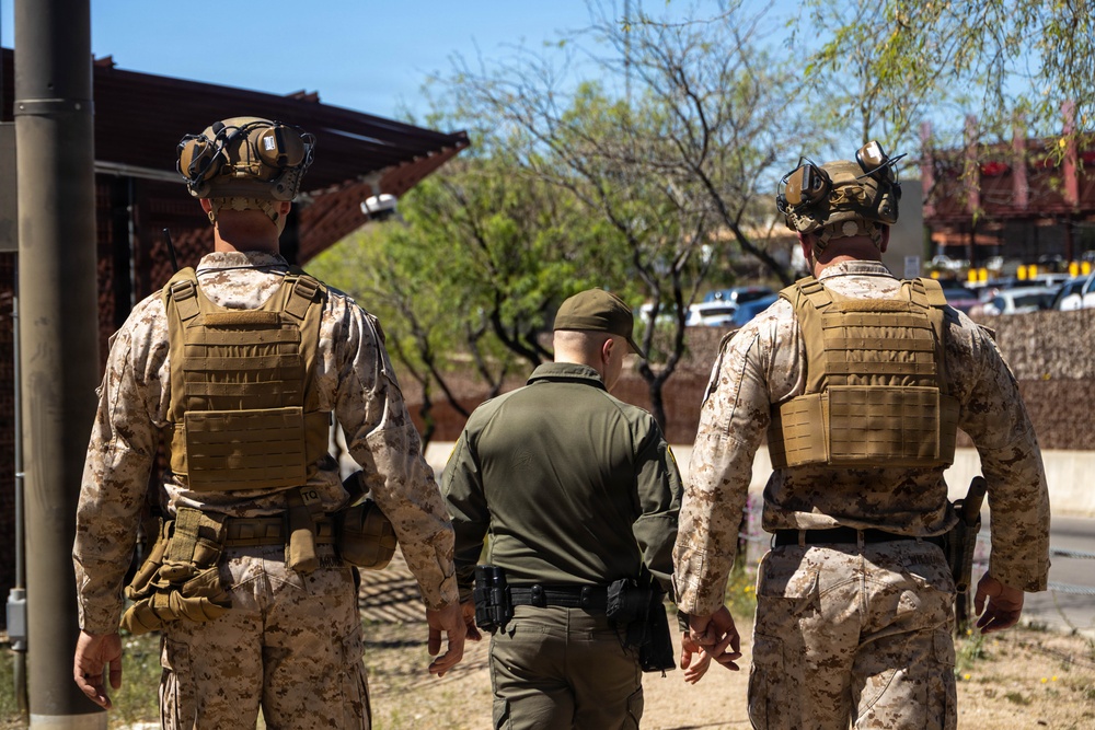U.S. Border Patrol agents lead Marines on guided southern border survey