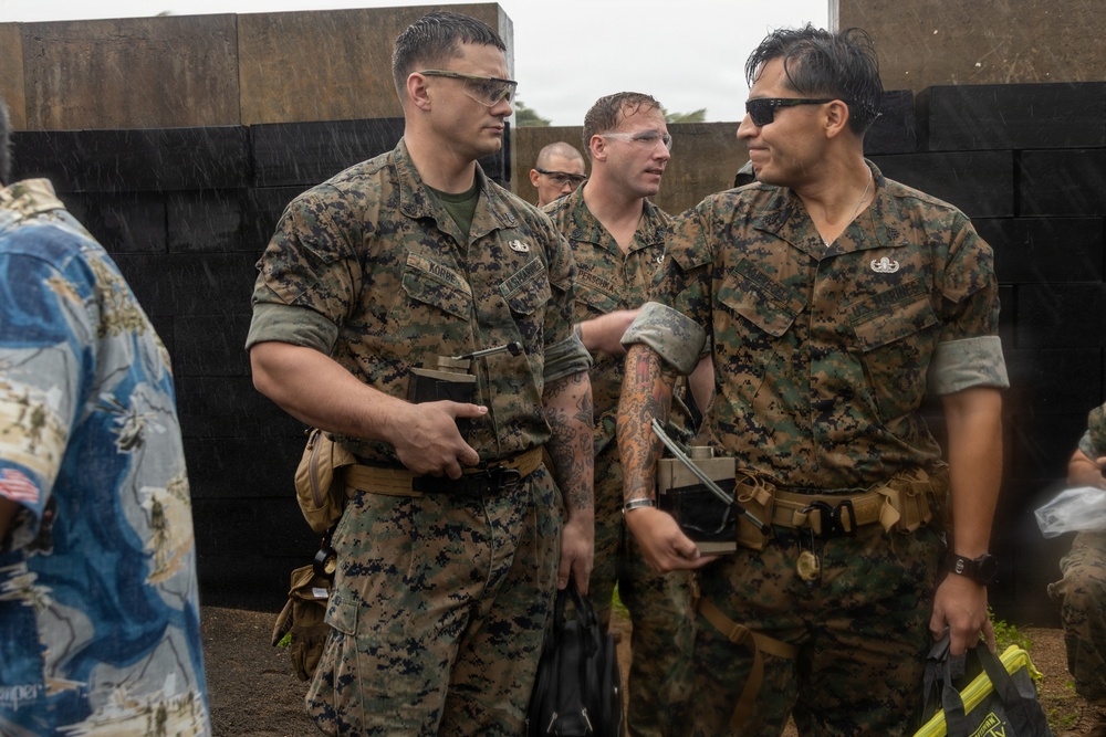 Emerging Technologies: Explosive Ordnance Disposal teams on MCBH hosts demonstration of innovative products