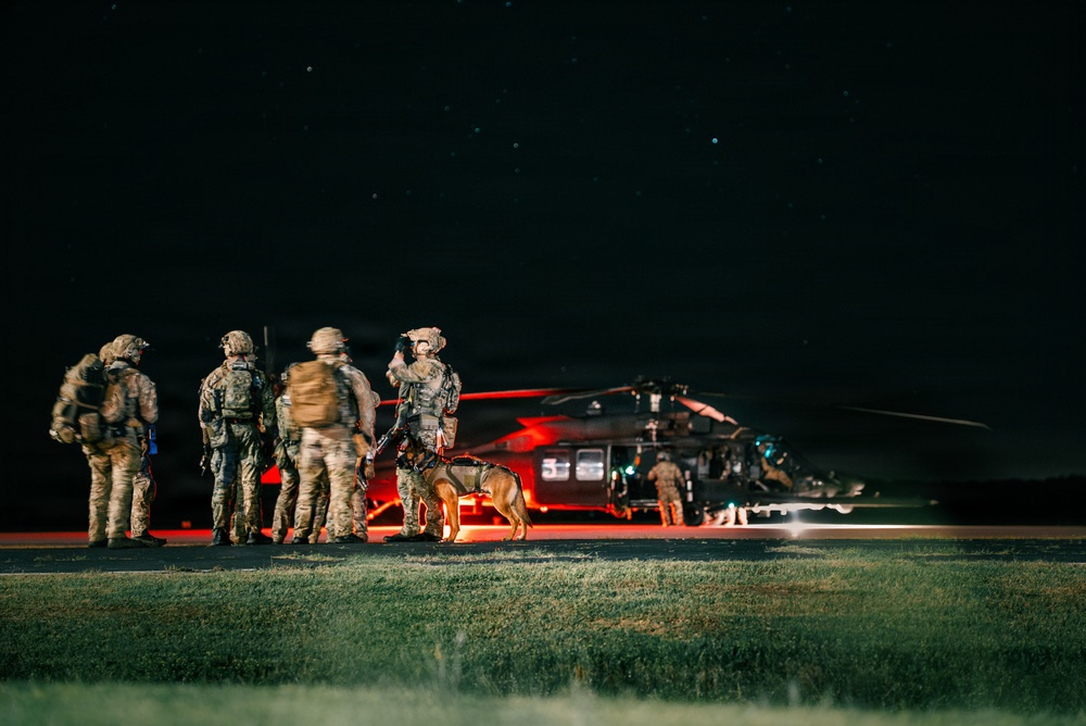 Rangers Prepare to Fast Rope