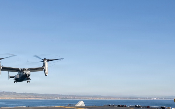 11th MEU Marines, Sailors Conduct Flight Operations Aboard USS Boxer