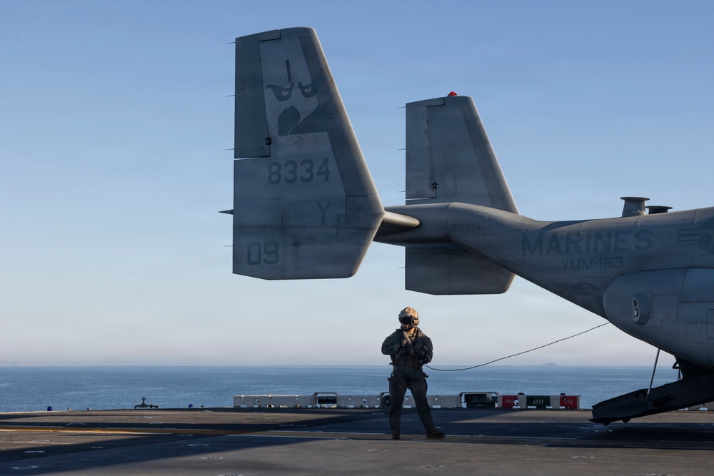 11th MEU Marines, Sailors Conduct Flight Operations Aboard USS Boxer