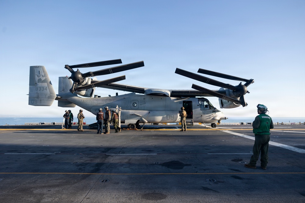11th MEU Marines, Sailors Conduct Flight Operations Aboard USS Boxer