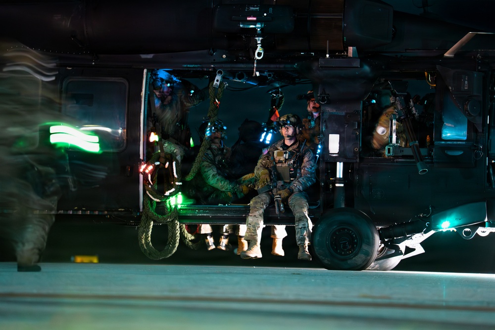 Rangers Prepare for Fast Rope Training