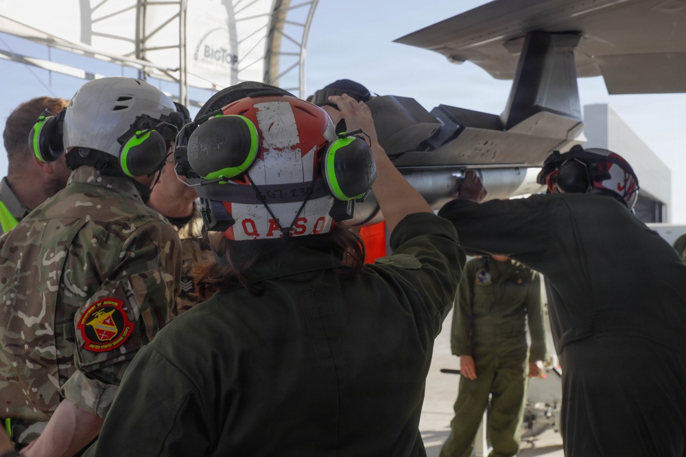 VMFAT-502 hosts UK Royal Air Force, Royal Navy