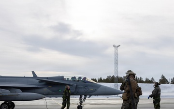 CORE26 | Swedish Soldiers, U.S. Marines Join Together to Fuel Aircraft in the Arctic