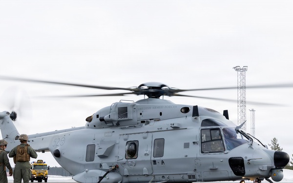 CORE26 | Swedish Soldiers, U.S. Marines Join Together to Fuel Aircraft in the Arctic