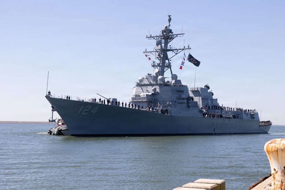 Future USS Harvey C. Barnum Jr. (DDG 124) Arrives at Naval Station Norfolk Homeport Ahead of Commissioning