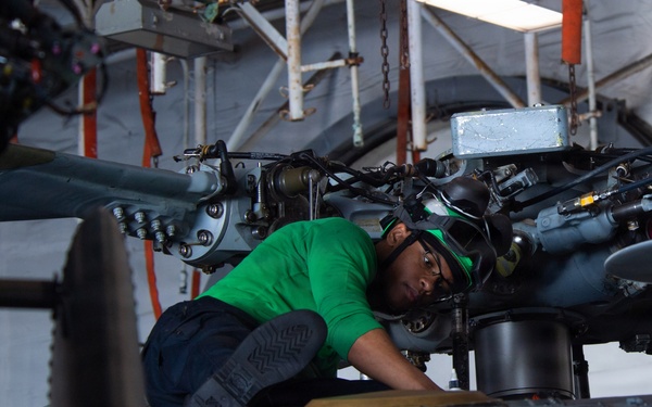Nimitz Sailor Conducts Maintenance