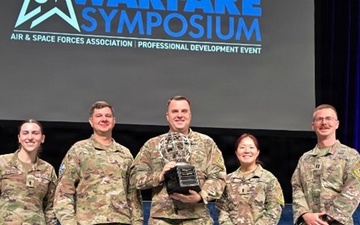 VSFB’s 2nd SLS Receives 2025 General Atomics USSF Unit of the Year Award