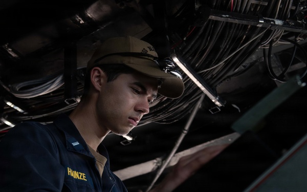 Blue Ridge transits San Bernardino Strait