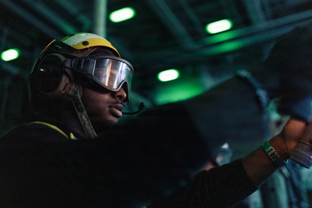 11th MEU Marines, Sailors conduct well deck operations aboard USS Portland