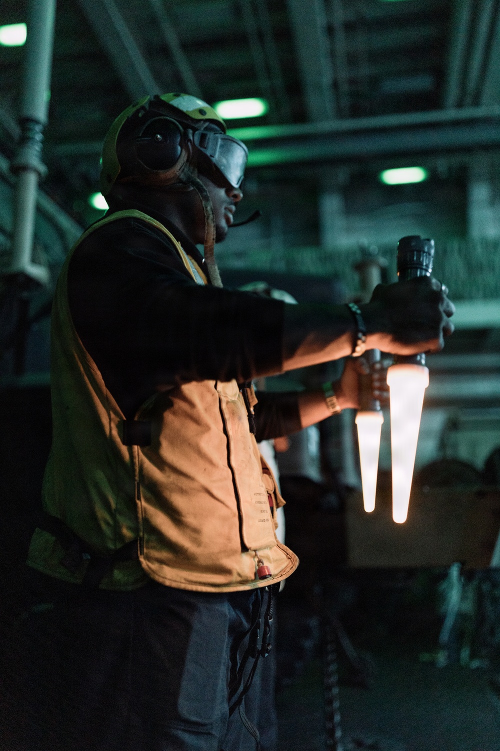 11th MEU Marines, Sailors conduct well deck operations aboard USS Portland