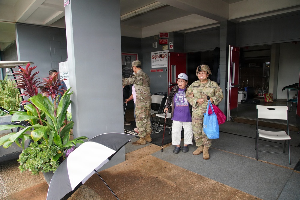 Hawaii Army National Guard assists residents in evacuation