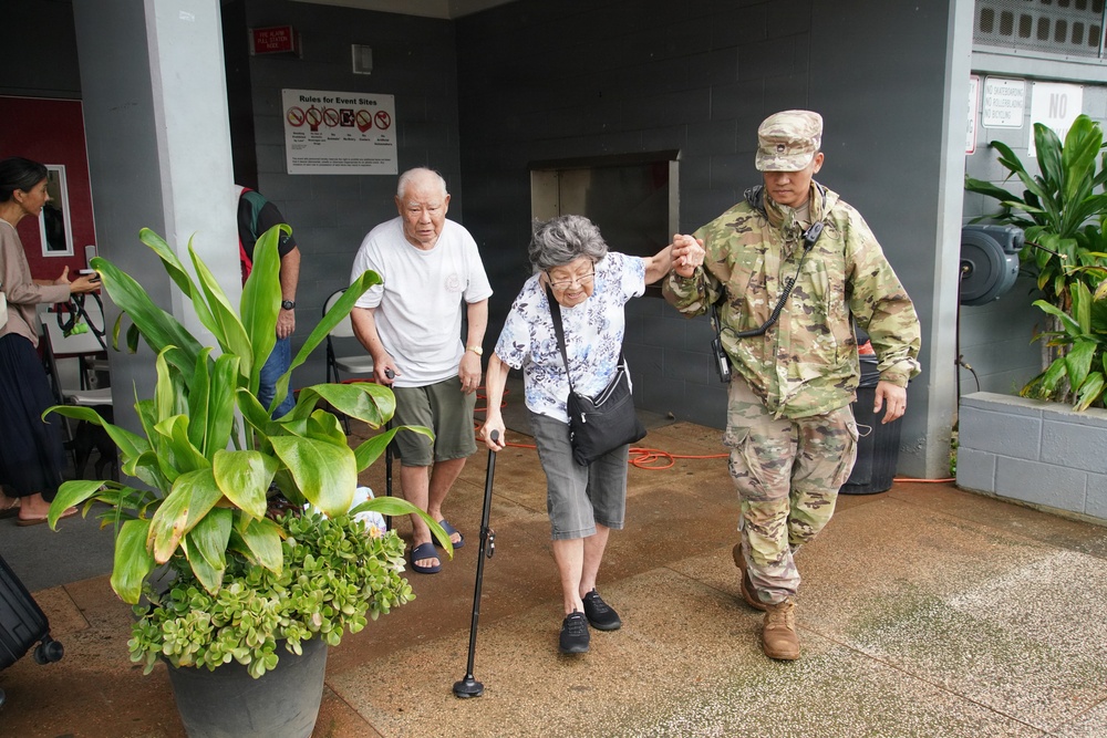 Hawaii Army National Guard assists residents in evacuation
