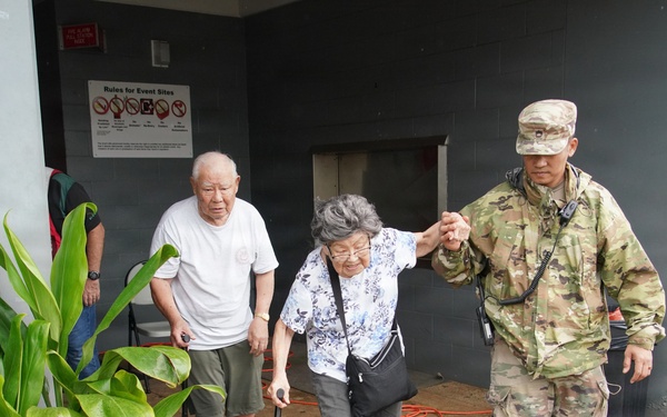 Hawaii Army National Guard assists residents in evacuation