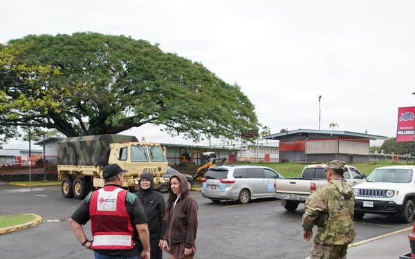 Hawaii Army National Guard assists residents in evacuation