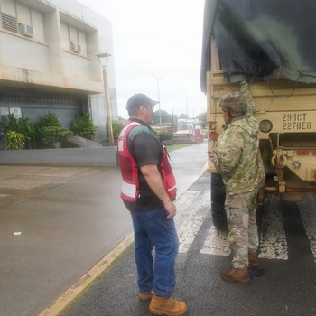 Hawaii Army National Guard assists residents in evacuation
