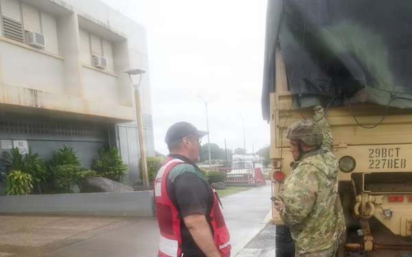 Hawaii Army National Guard assists residents in evacuation