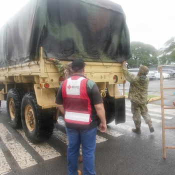 Hawaii Army National Guard assists residents in evacuation