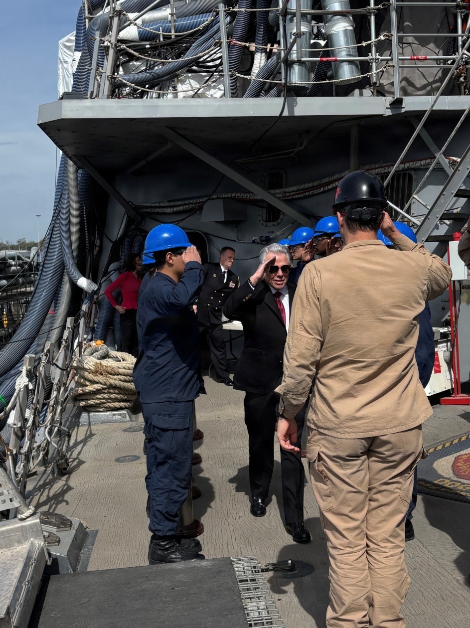 U.S. Ambassador to Spain and Andorra Visits USS PAUL IGNATIUS (DDG 117)