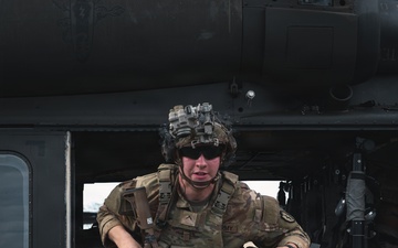 Wolfhounds Conduct Air Assault Training with 25th Combat Aviation Brigade