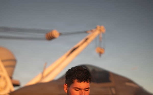 31st MEU Conducts Gun Shoot on Flight Deck of USS Tripoli