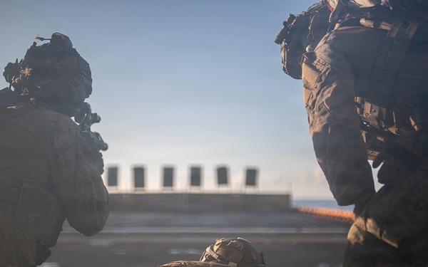 31st MEU Conducts Gun Shoot on Flight Deck of USS Tripoli