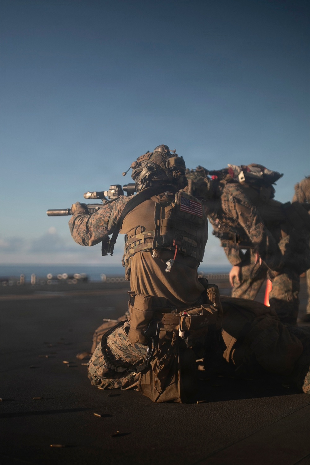 31st MEU Conducts Gun Shoot on Flight Deck of USS Tripoli