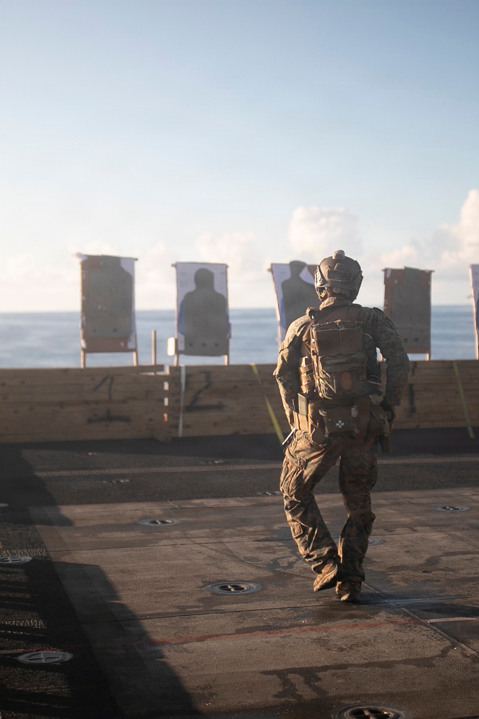 31st MEU Conducts Gun Shoot on Flight Deck of USS Tripoli