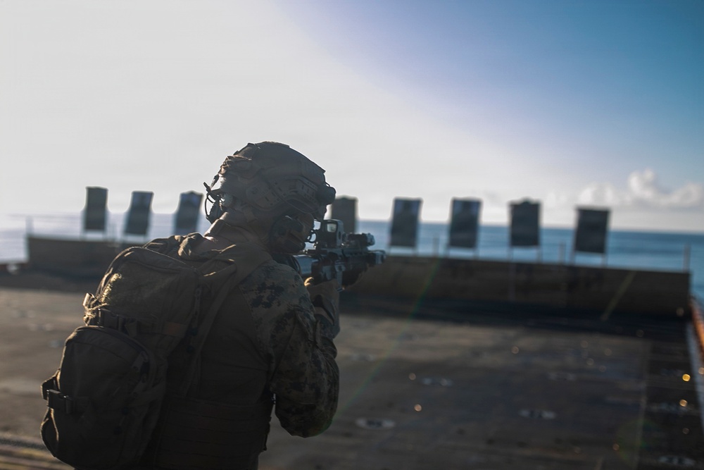 31st MEU Conducts Gun Shoot on Flight Deck of USS Tripoli