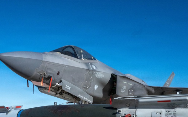 Luke Days F-35A Lightning II display