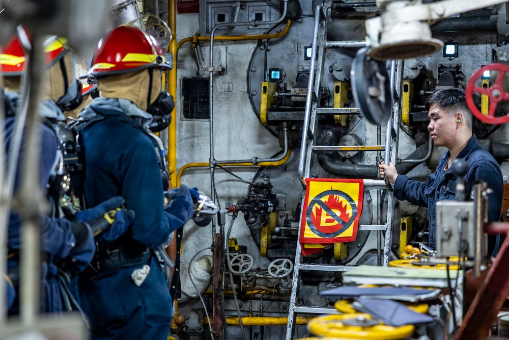 USS Iwo Jima Conducts Integrated Training Evolutions