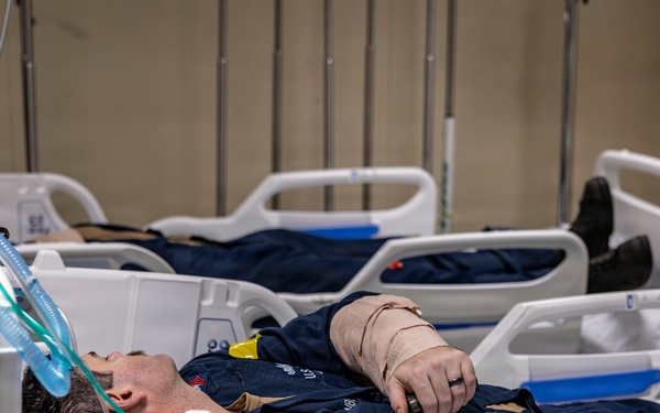 USS Iwo Jima Conducts Integrated Training Evolutions