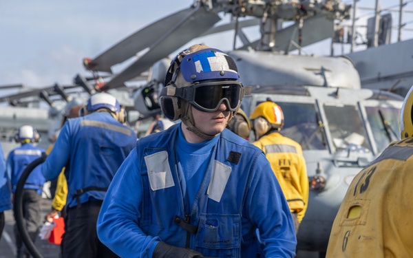USS Iwo Jima Sailors Take Part in an Aviation Training Team Evolution