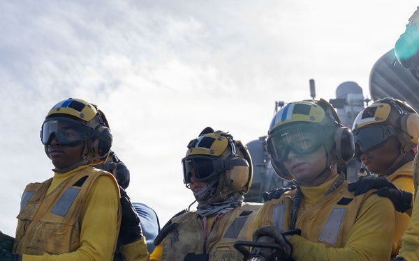 USS Iwo Jima Sailors Take Part in an Aviation Training Team Evolution