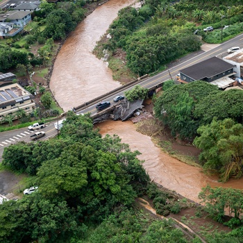 Coast Guard conducts overflights of impacted areas following flash floods on Oahu