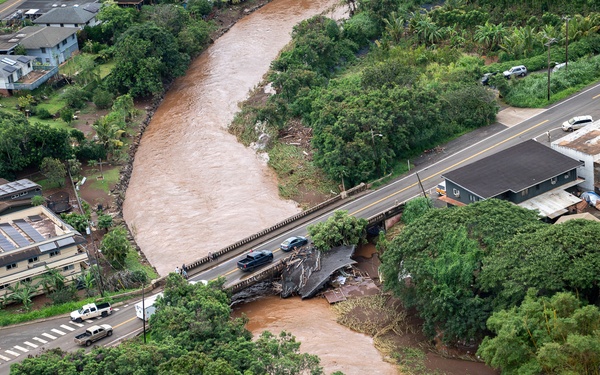 Coast Guard conducts overflights of impacted areas following flash floods on Oahu